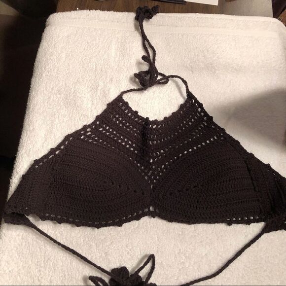 Crochet Bikini top black label cut out Sz B cup, adjustable - Picture 3 of 4